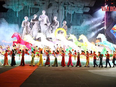Khai mạc “Đêm hội Thành Tuyên năm 2026”: Lung linh sắc màu trăng rằm xứ Tuyên