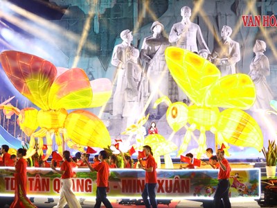 Rộn rã “Đêm hội Thành Tuyên 2026”: Sức hút từ miền đất di sản xứ Tuyên