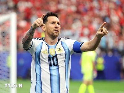 Messi sắp nhận bằng Tiến sĩ danh dự
