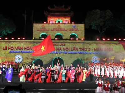 Nơi sắc màu nghệ thuật năm châu hội tụ 