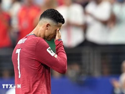 Ronaldo tung tâm thư dài 10 trang, tố HLV Jorge Jesus thất hứa
