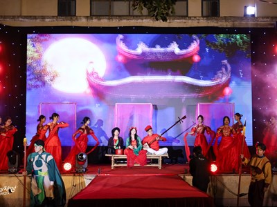 Đêm hội Sparkling Night 2025: Vẻ đẹp học sinh Chu Văn An