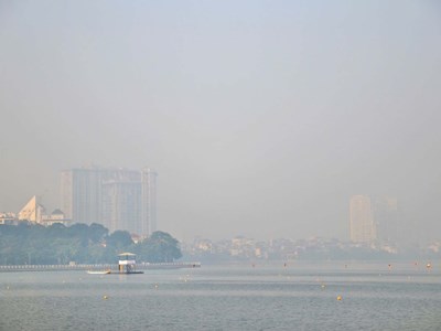 Khói bụi bao trùm Hà Nội, trẻ em đối mặt nguy cơ sức khỏe nghiêm trọng