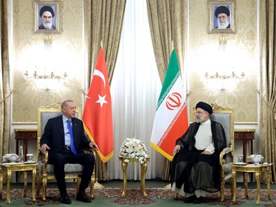 Giữa lúc Mỹ siết sức ép quân sự, Thổ Nhĩ Kỳ thúc đẩy nối lại đàm phán với Iran