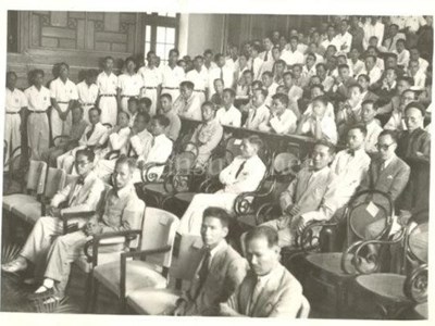 Ngày khai giảng đầu tiên của nước Việt Nam độc lập (1945)