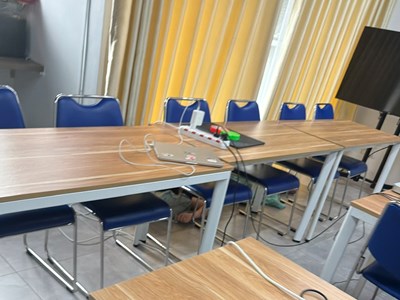 Gọi là “học tại nhà”, trẻ vẫn đi bán trú cả tuần