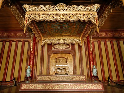 Bộ VHTTDL yêu cầu tăng cường biện pháp bảo vệ bảo vật quốc gia ngai vua Triều Nguyễn tại Huế