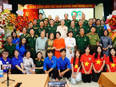 Nối dài hành trình Tri ân- Truyền lửa của Câu lạc bộ “Mãi mãi tuổi 20”