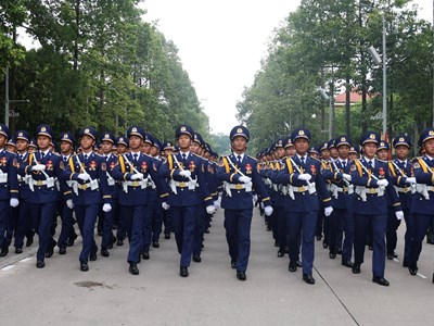 Non sông bước vào những ngày hội lớn