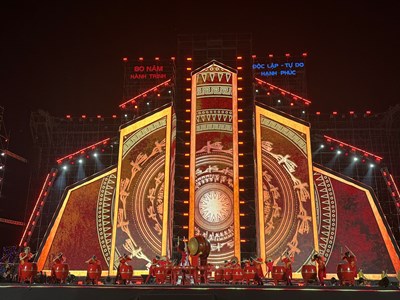 Phó Thủ tướng Mai Văn Chính tổng duyệt Lễ bế mạc Triển lãm Thành tựu đất nước