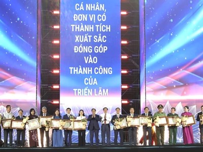 Tôn vinh chặng đường lịch sử và khát vọng vươn tới tương lai