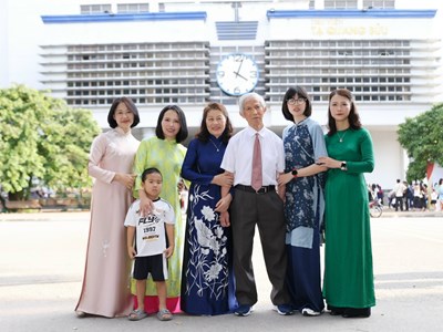 Nhật ký chiến trường của một người thầy thương binh