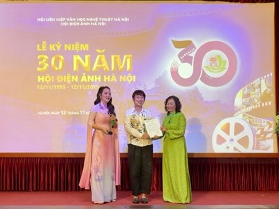 Đạo diễn phim “Mưa đỏ” được kết nạp Hội viên Hội Điện ảnh Hà Nội