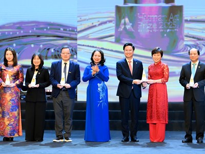 Giải thưởng “Hành động vì cộng đồng” 2025 - Kiên trì phụng sự, lan tỏa những giá trị bền bỉ