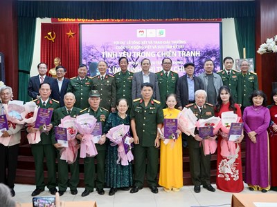 Vinh danh 8 tác phẩm kể chuyện “Tình yêu trong chiến tranh“