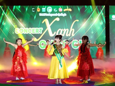 Sứ giả xanh quốc gia Châu Anh tạo dấu ấn đa tài trên sân khấu Concert Xanh Quốc gia