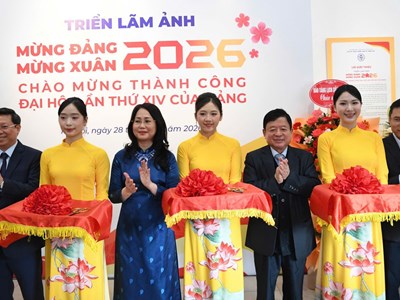 Triển lãm "Mừng Đảng, mừng Xuân và thành công Đại hội XIV của Đảng"