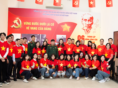 Nhiều hoạt động tại chương trình “Vững bước dưới lá cờ vẻ vang của Đảng”