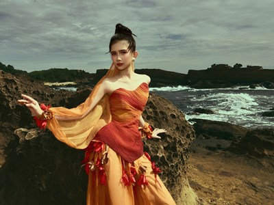 Yến Trang và vẻ đẹp bay bổng của “bảo tàng nghệ thuật” ngoài trời Công viên Địa chất Dã Liễu