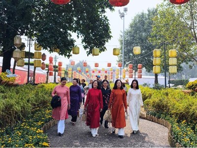 Lần đầu tiên có đường hoa Tết tại di sản Hoàng thành Thăng Long