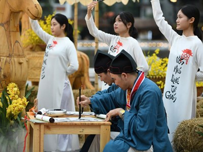 Tưng bừng khai Hội chữ Xuân Bính Ngọ 2026 