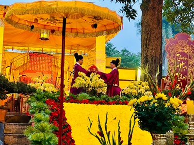 Dâng hương khai xuân theo nghi thức cung đình ở Hoàng thành Thăng Long