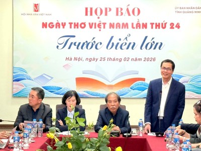 Ngày thơ Việt Nam năm 2026 - thơ ca đứng trước biển lớn