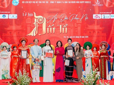 Hoa hậu Phương Thanh và Á hậu Linh Chi rạng rỡ tại Lễ hội Áo dài Đất Tổ lần thứ nhất