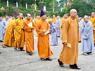 Tăng ni Học viện Phật giáo Việt Nam tham gia ngày hội bầu cử