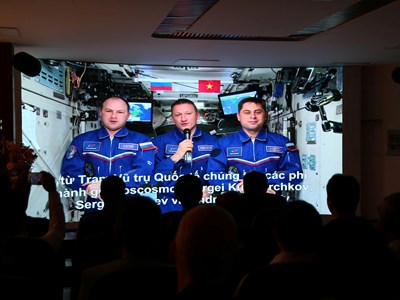 Trưng bày biểu tượng hợp tác vũ trụ Việt Nam - Liên bang Nga