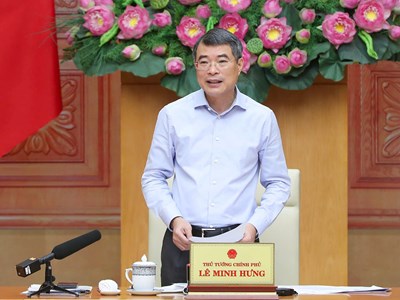 Thúc đẩy hoàn thiện thể chế, phát triển các ngành trụ cột