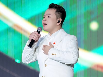 Lê Thanh Phong mang “nốt trầm xao xuyến” của dân ca Ví, Giặm vào bản hòa ca quốc gia