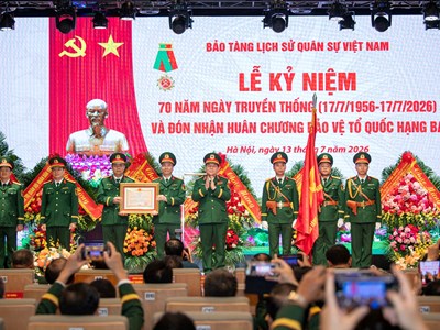 Bảo tàng Lịch sử Quân sự Việt Nam đón nhận Huân chương Bảo vệ Tổ quốc hạng Ba