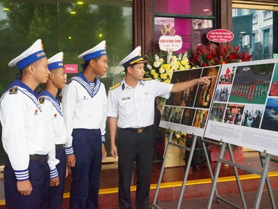 NSNA Nguyễn Á giới thiệu những hình ảnh về di sản văn hóa và biển đảo quê hương
