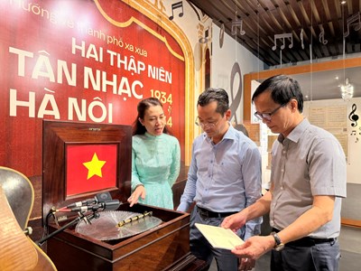 Hà Nội hai thập kỷ 1934 - 1954 qua hơn một trăm bản nhạc tân nhạc