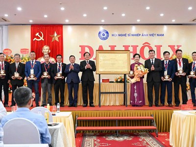 Bà Trần Thị Thu Đông tái đắc cử Chủ tịch Hội Nghệ sĩ Nhiếp ảnh Việt Nam nhiệm kỳ 2026 - 2031
