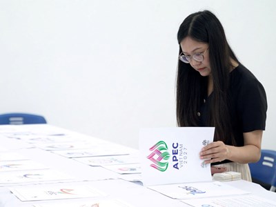 Chấm chọn mẫu thiết kế biểu trưng (logo), bộ nhận diện hình ảnh Năm APEC Việt Nam 2027