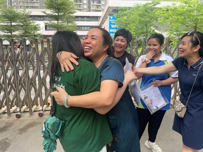 Thí sinh phấn khởi vì làm tốt môn Ngữ văn