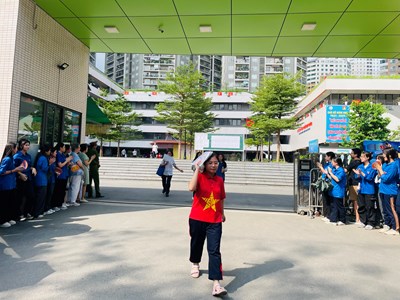 Đề thi Ngoại ngữ vừa sức