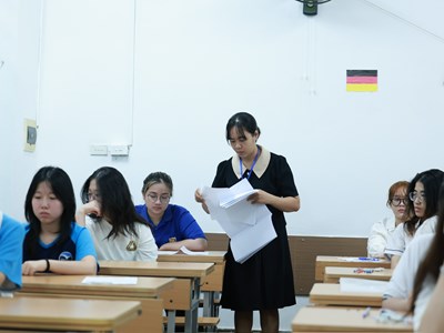 Hơn 124.000 thí sinh Hà Nội bước vào môn thi đầu tiên Kỳ thi tốt nghiệp THPT