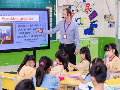 Dạy học bằng tiếng nước ngoài chính thức có hành lang pháp lý