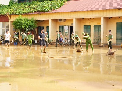 Khắc phục thiệt hại do bão số 11 gây ra đối với ngành giáo dục