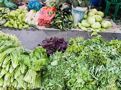 Giá rau xanh phi mã ở chợ truyền thống