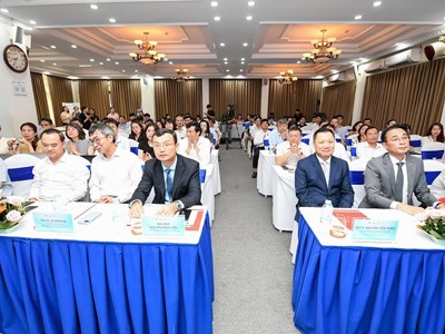 Đừng để nhân tài không chờ được cơ chế