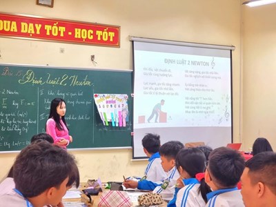 Giáo viên cơ sở giáo dục thường xuyên được giữ ổn định lương khi chuyển chức danh