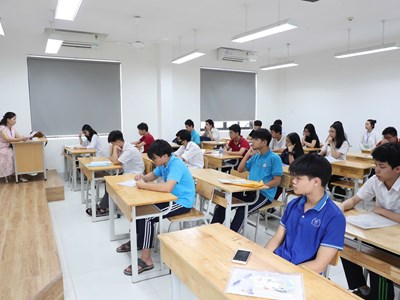 Giữ vững tâm lí trước kì thi lớp 10: Đừng để áp lực lấn át năng lực