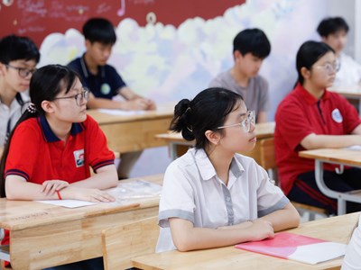 Gần 125.000 thí sinh Hà Nội làm thủ tục dự thi lớp 10 THPT công lập