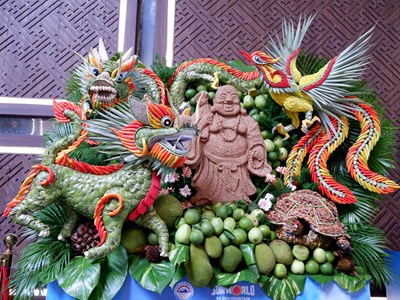Nghệ thuật tạo hình trái cây: Điểm chạm văn hóa giữa mùa Lễ vía Bà tại Núi Bà Đen