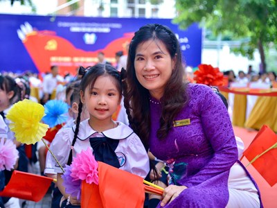 Học sinh cả nước hân hoan trong ngày khai giảng