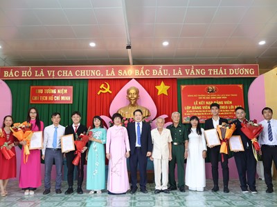 Kết nạp 4 đảng viên tại Khu tưởng niệm Chủ tịch Hồ Chí Minh